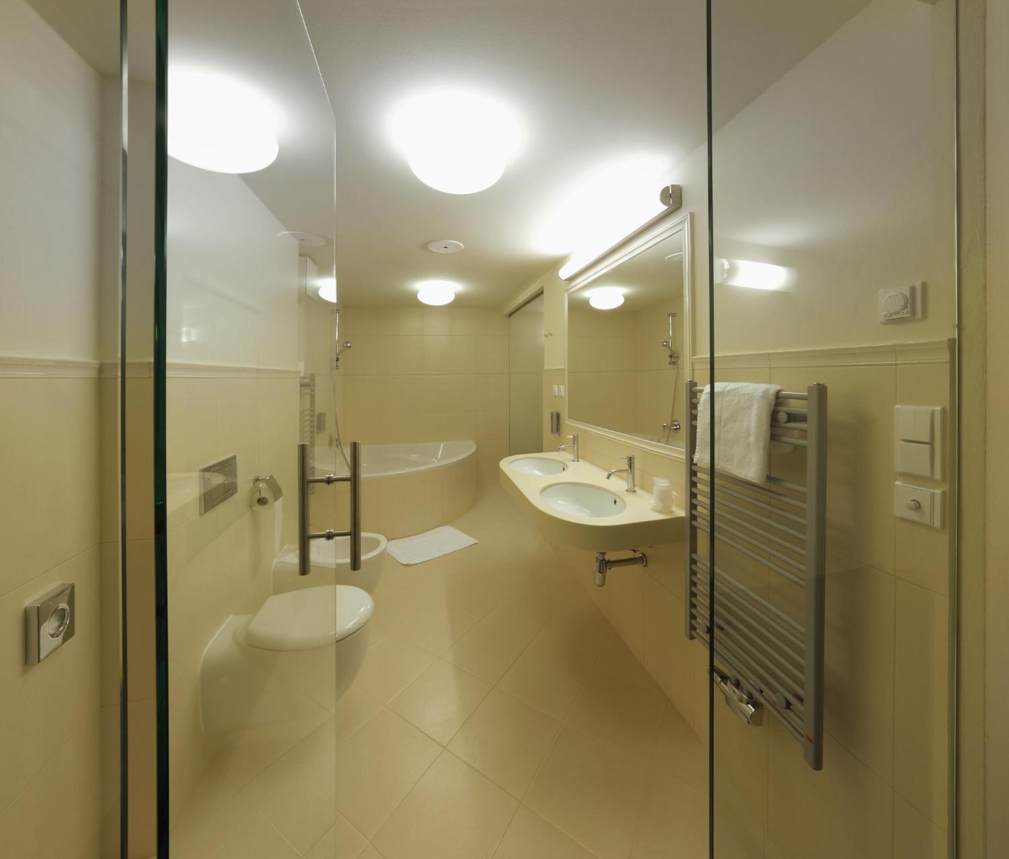 Esmarin Wellness Hotel Mnisek pod Brdy Exterior photo